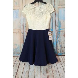 B DARLIN Womens Size 7/8 Navy Off White Short Sleeve Fit & Flare Dress 14XGL163